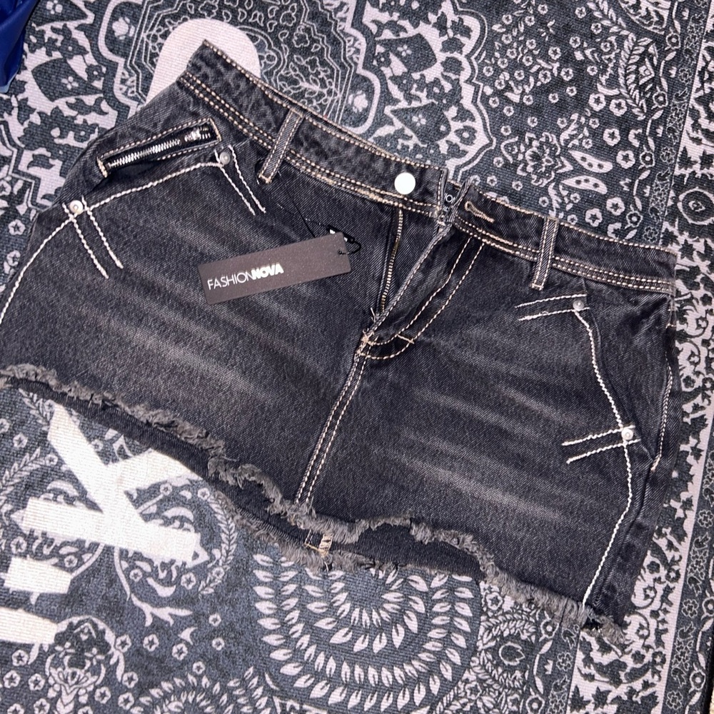 Fashion Nova Black mini Skirt